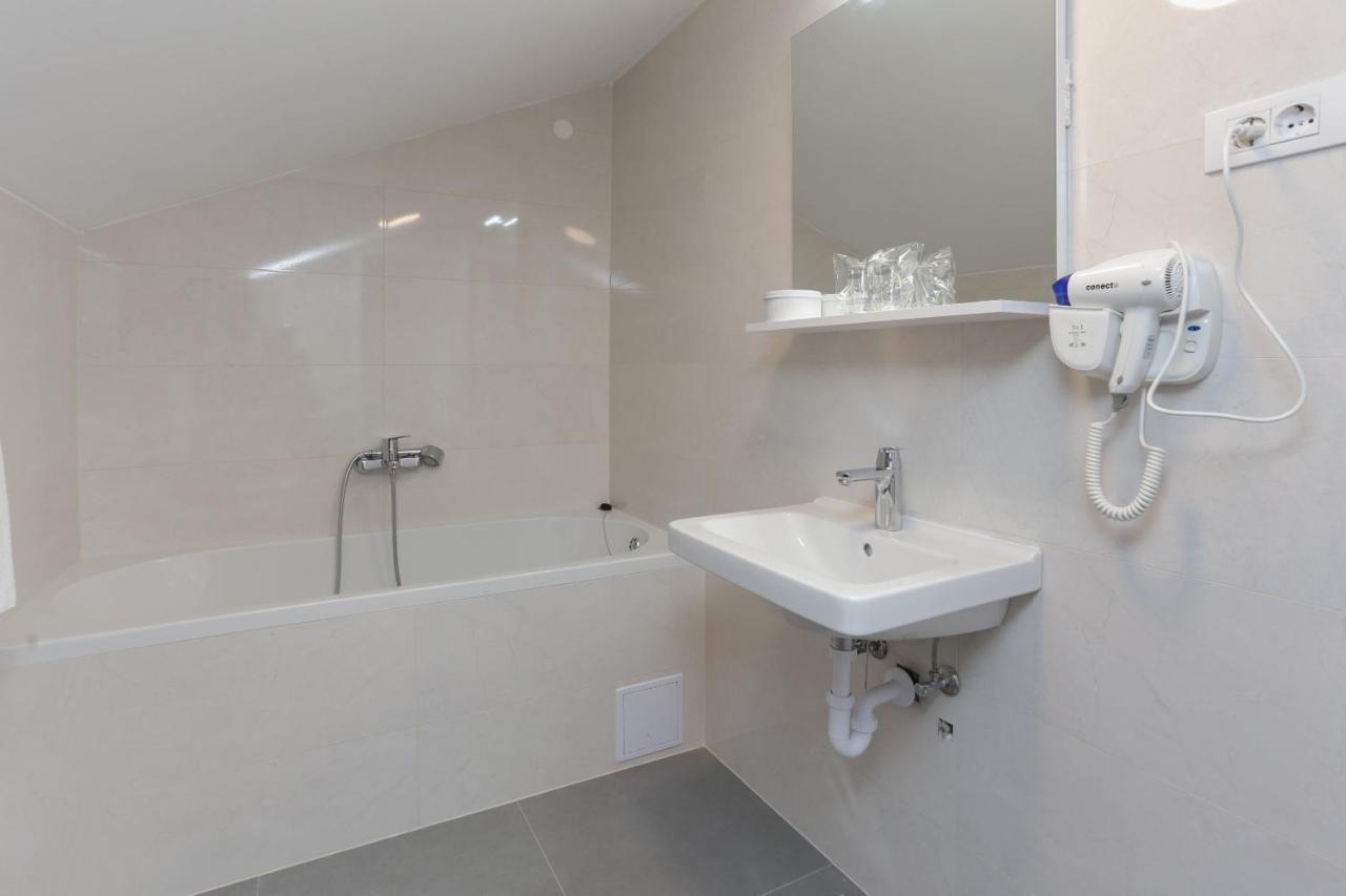 Apartments Villa Niko トロギール エクステリア 写真
