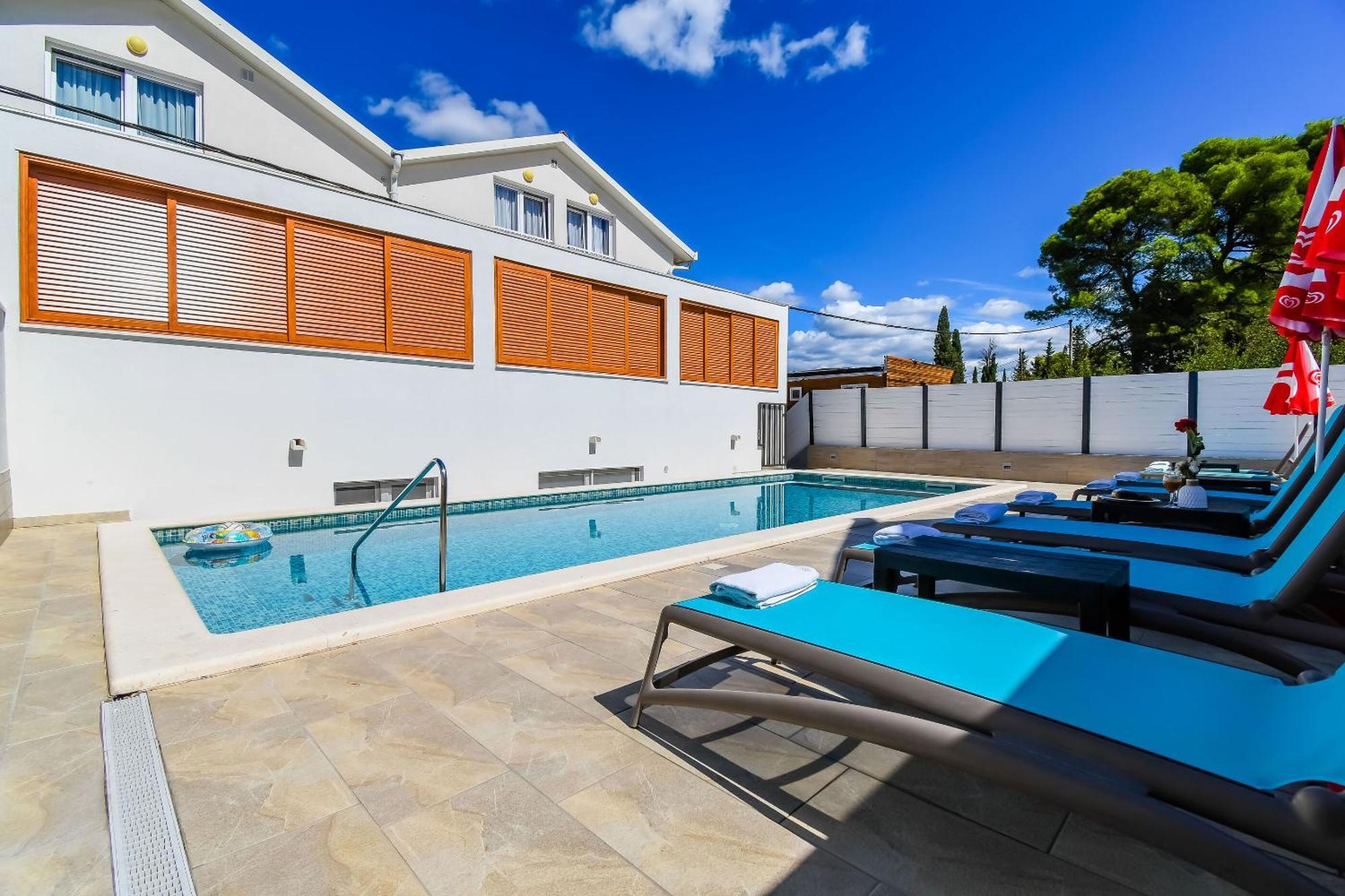 Apartments Villa Niko トロギール エクステリア 写真